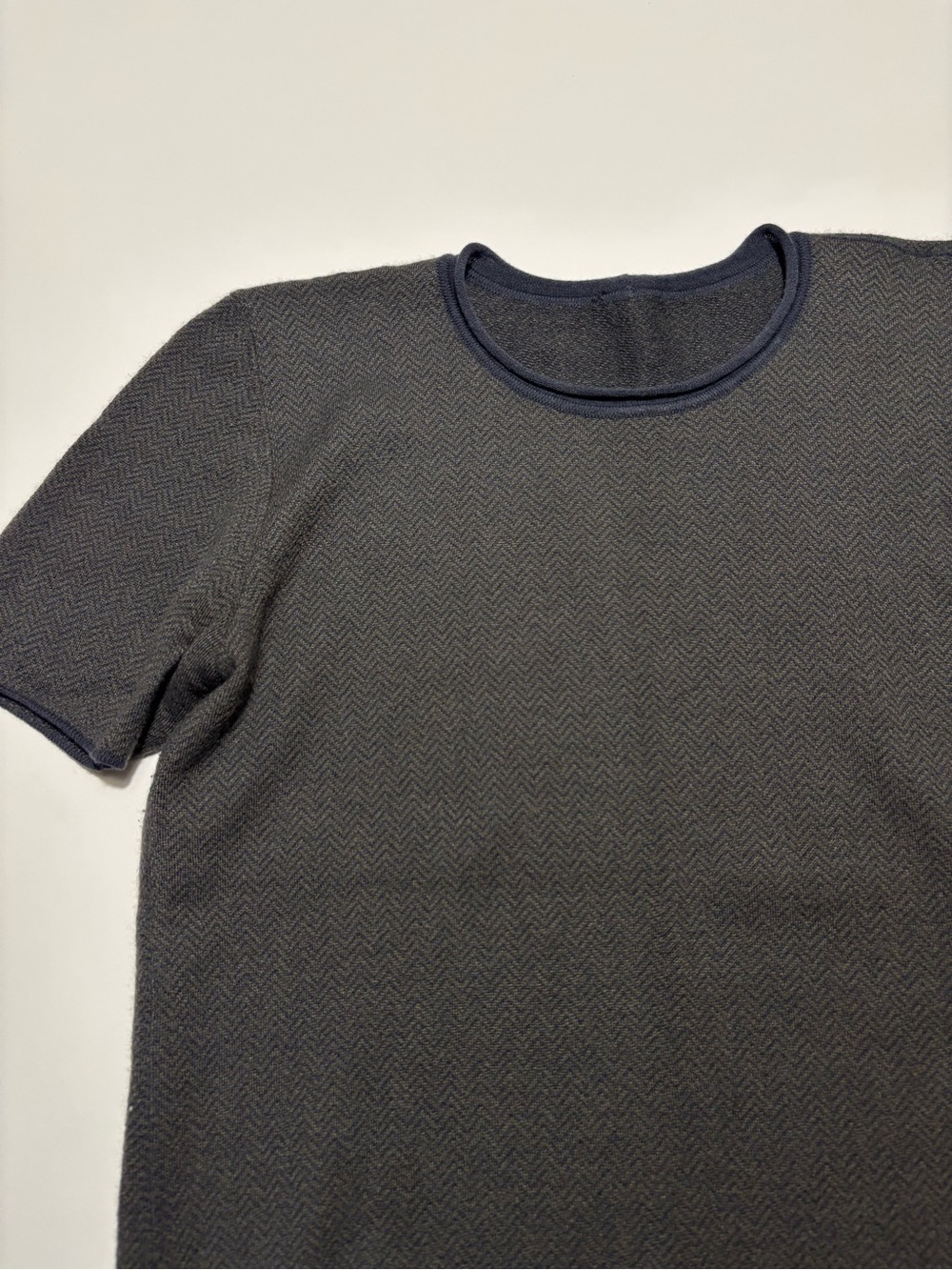 Miles SPA Dark Grey & Navy Blue Silk & Cashmere Short Sleeve Sweater